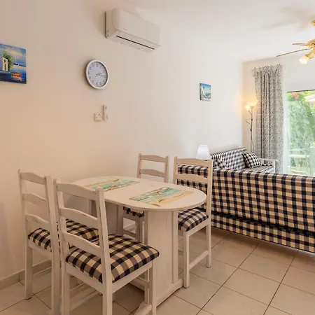 Regina Gardens Lovely