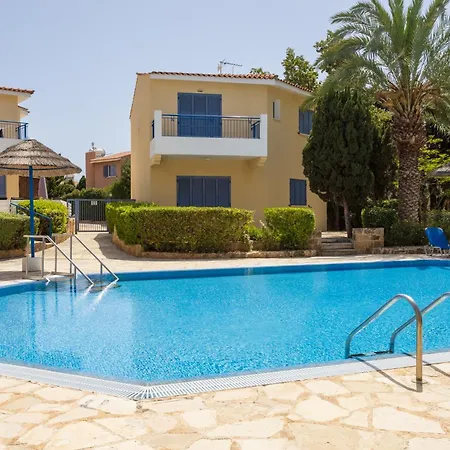 Regina Gardens Lovely