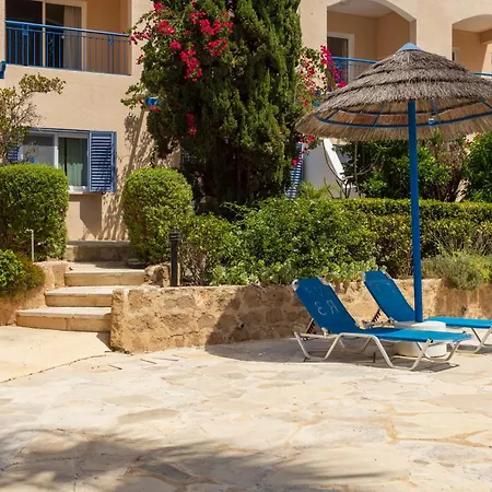 Апартаменты Regina Gardens Lovely Пафос