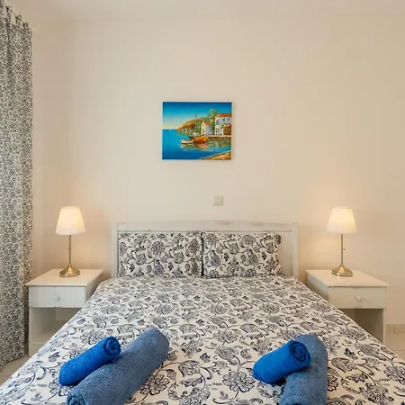Regina Gardens Lovely 파포스
