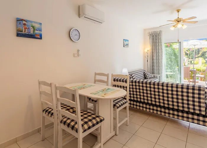 Regina Gardens Lovely